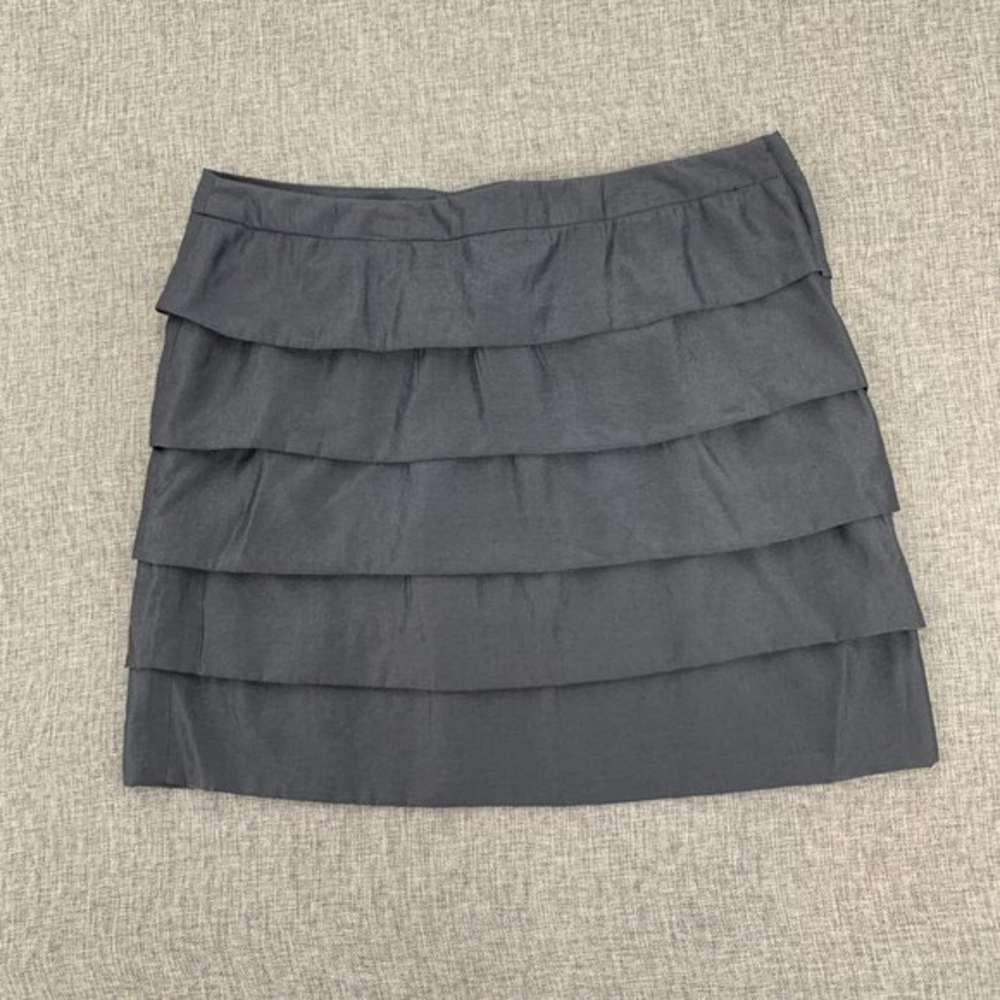 Brand New! Forever 21 Grey Tiered Mini Skirt Medium Zipper 51% Polyester Rayon‎